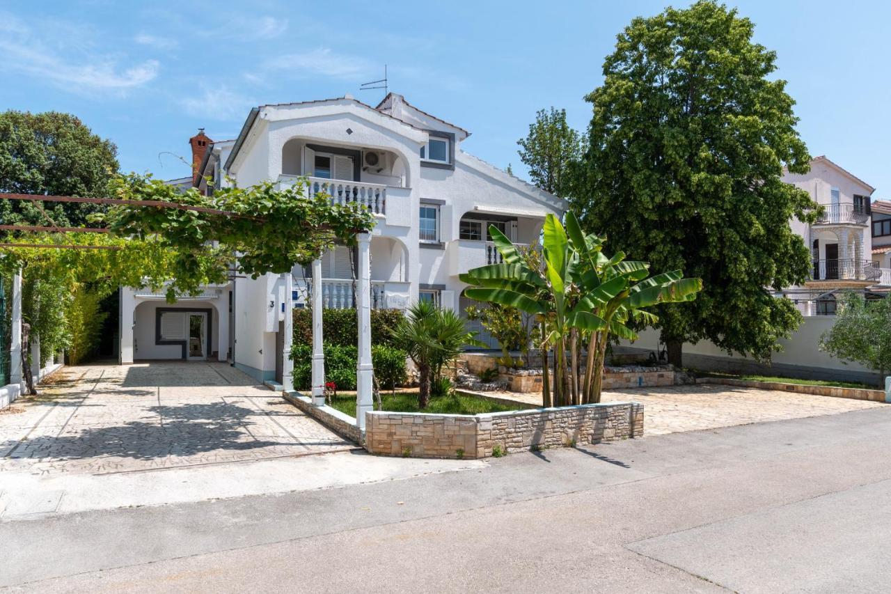 Villa Lucija ペシュチャーナ・ウヴァラ エクステリア 写真