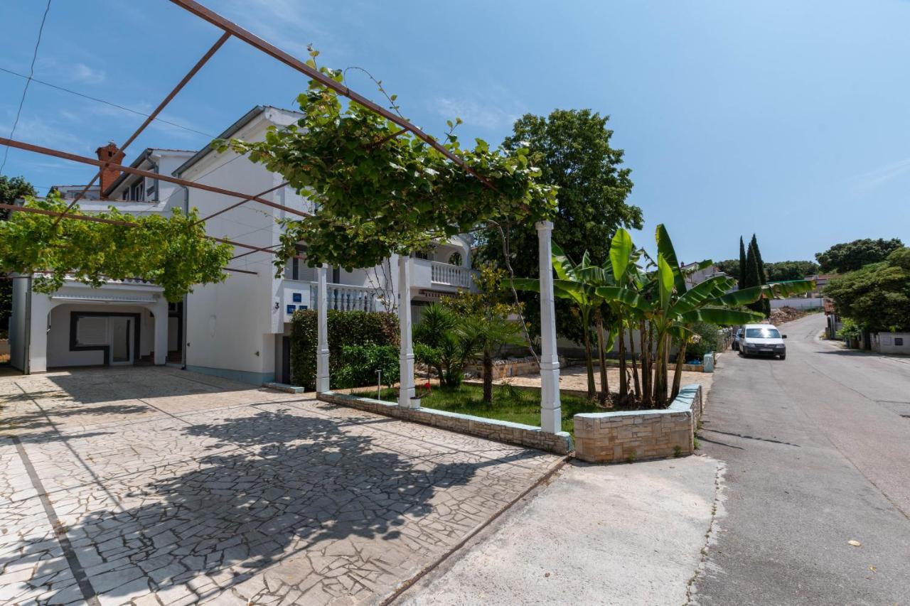 Villa Lucija ペシュチャーナ・ウヴァラ エクステリア 写真