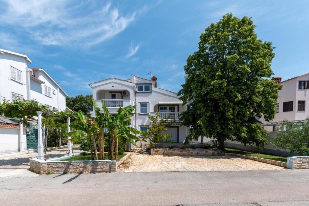 Villa Lucija ペシュチャーナ・ウヴァラ エクステリア 写真