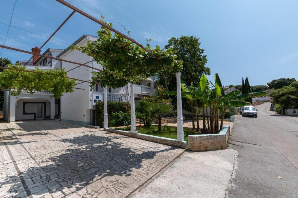 Villa Lucija ペシュチャーナ・ウヴァラ エクステリア 写真